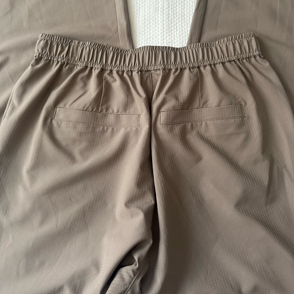 Varley Tacoma Straight Pleat Pant 28" in Cinder - Picture 5 of 8